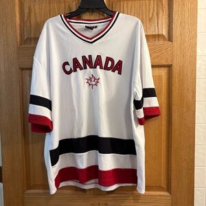 Teepee Canada Maple Leaf Sewn Hockey White Jersey Men’s Sise 2XL XXL White